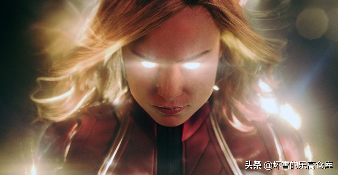 乐高惊奇队长拼砌包测评,惊奇队长噬元兽吞了宇宙魔方