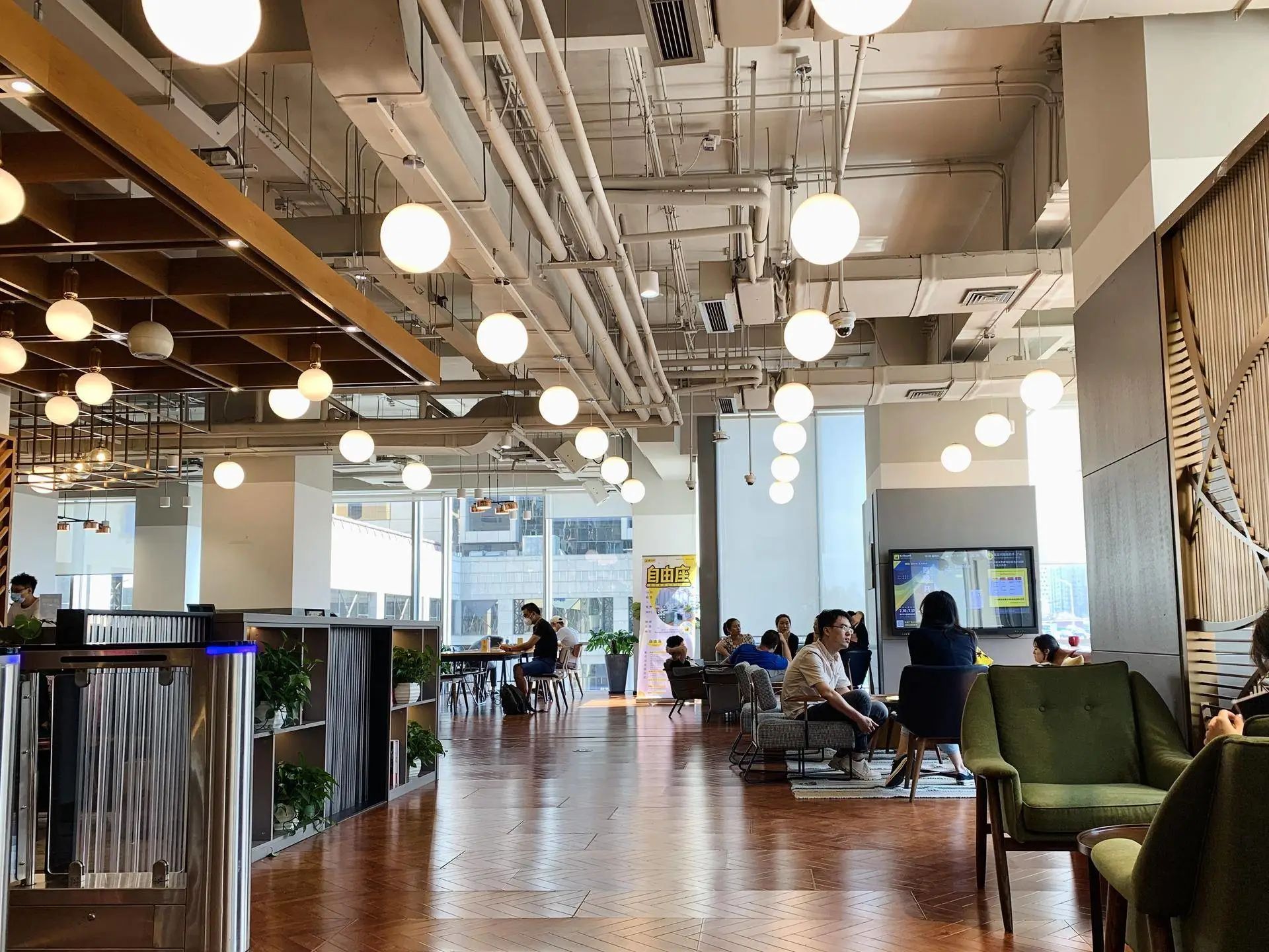 倒闭、空置、流血上市，共享办公还能撑多久？