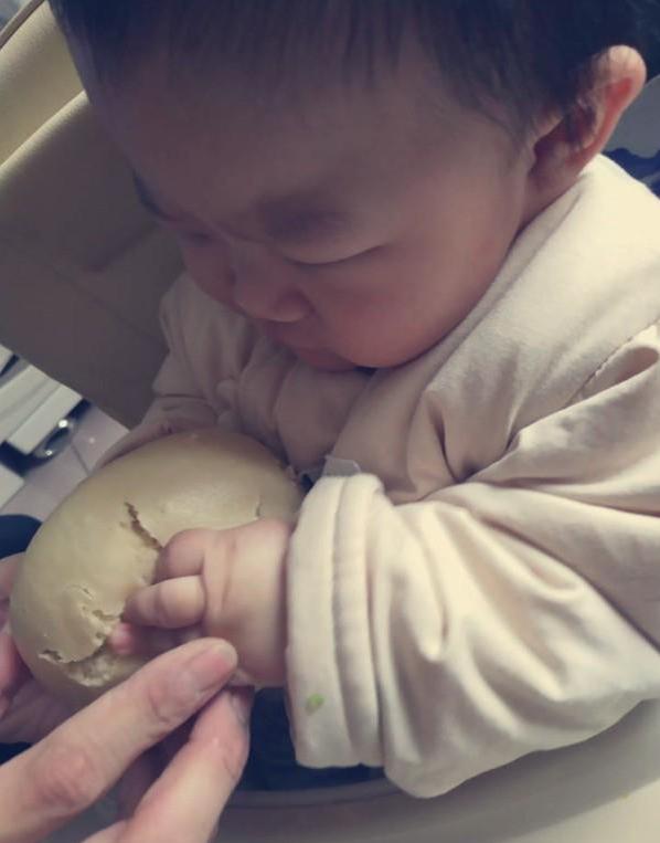 1岁宝宝吃饭菜,婴儿不能吃的食物黑名单