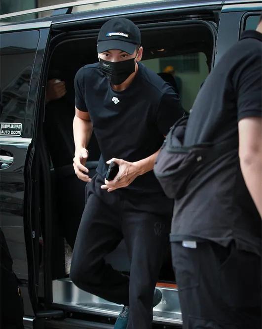 维密超模何穗健身,何穗40秒变脸