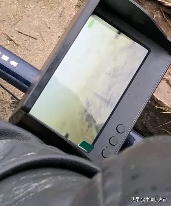 男子在湘江钓到63斤大鱼,男子在湘江钓到近100斤的鳡鱼