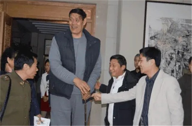 中国第一中锋穆铁柱,穆铁柱墓地