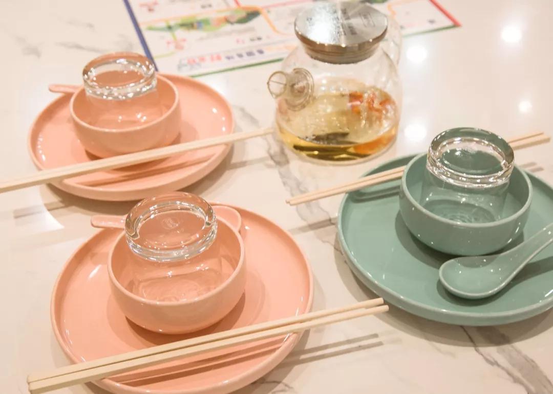 在“卡通乐园”吃“瘦瘦鱼”，一份大过脸盆，居然不到50元