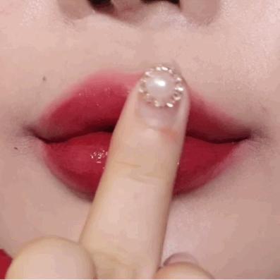 厚嘴唇有多美,厚嘴唇也很好看的女生