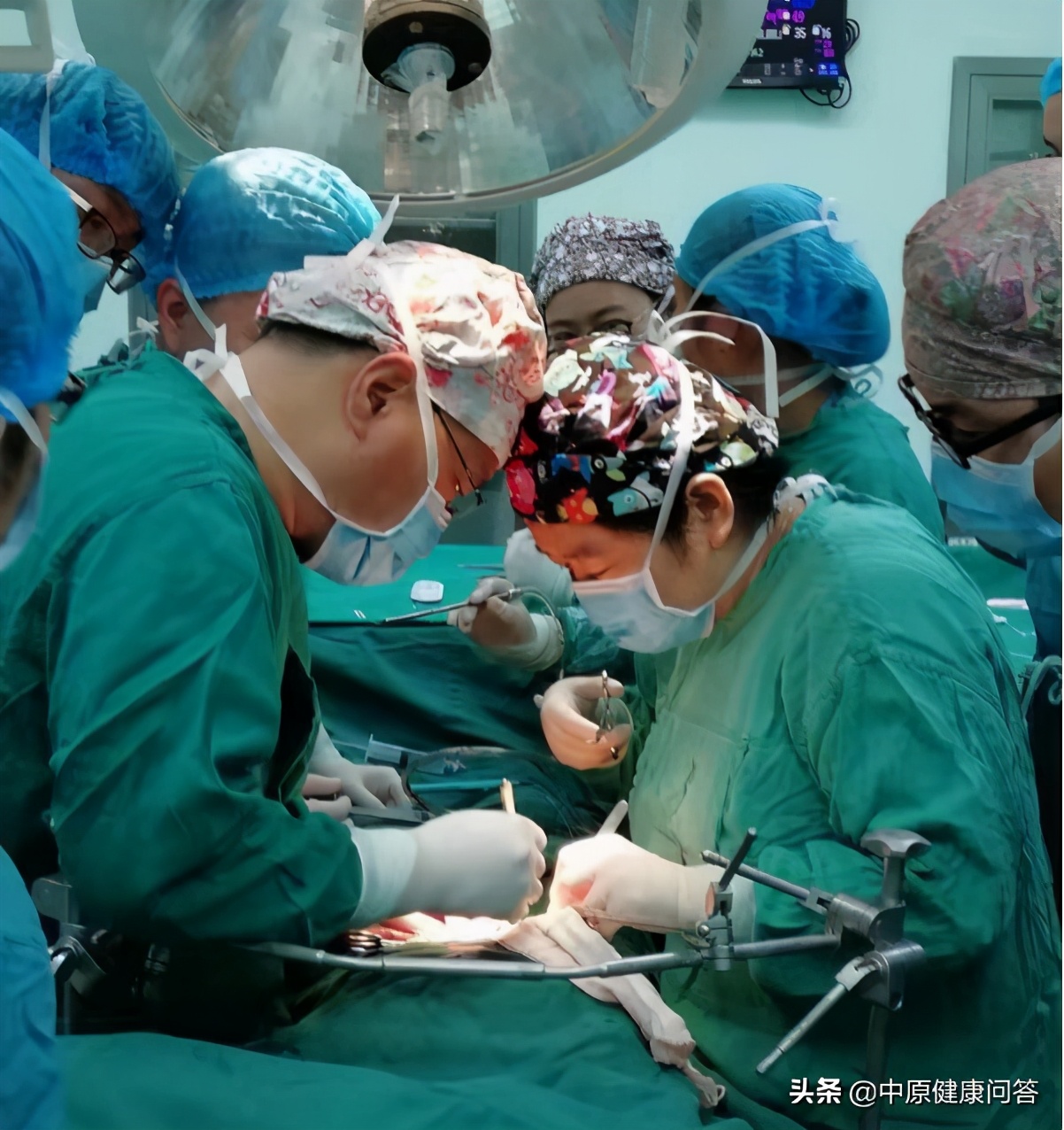 1岁孩子间断发烧一个月按感冒治疗无效，被大医院的专家查出肿瘤