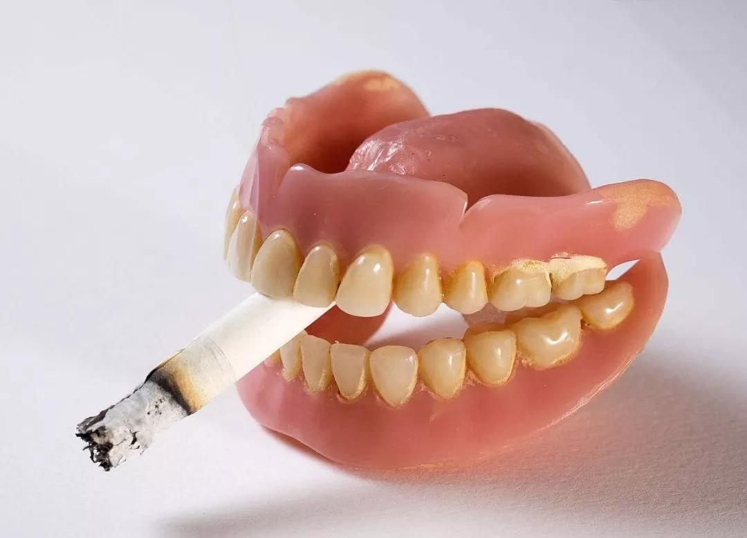 长期抽烟口臭是怎么来的,为什么吸烟的人口臭