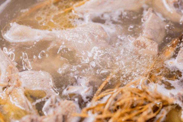 骨头汤有营养还是有嘌呤,骨头熬汤是不是嘌呤高呀