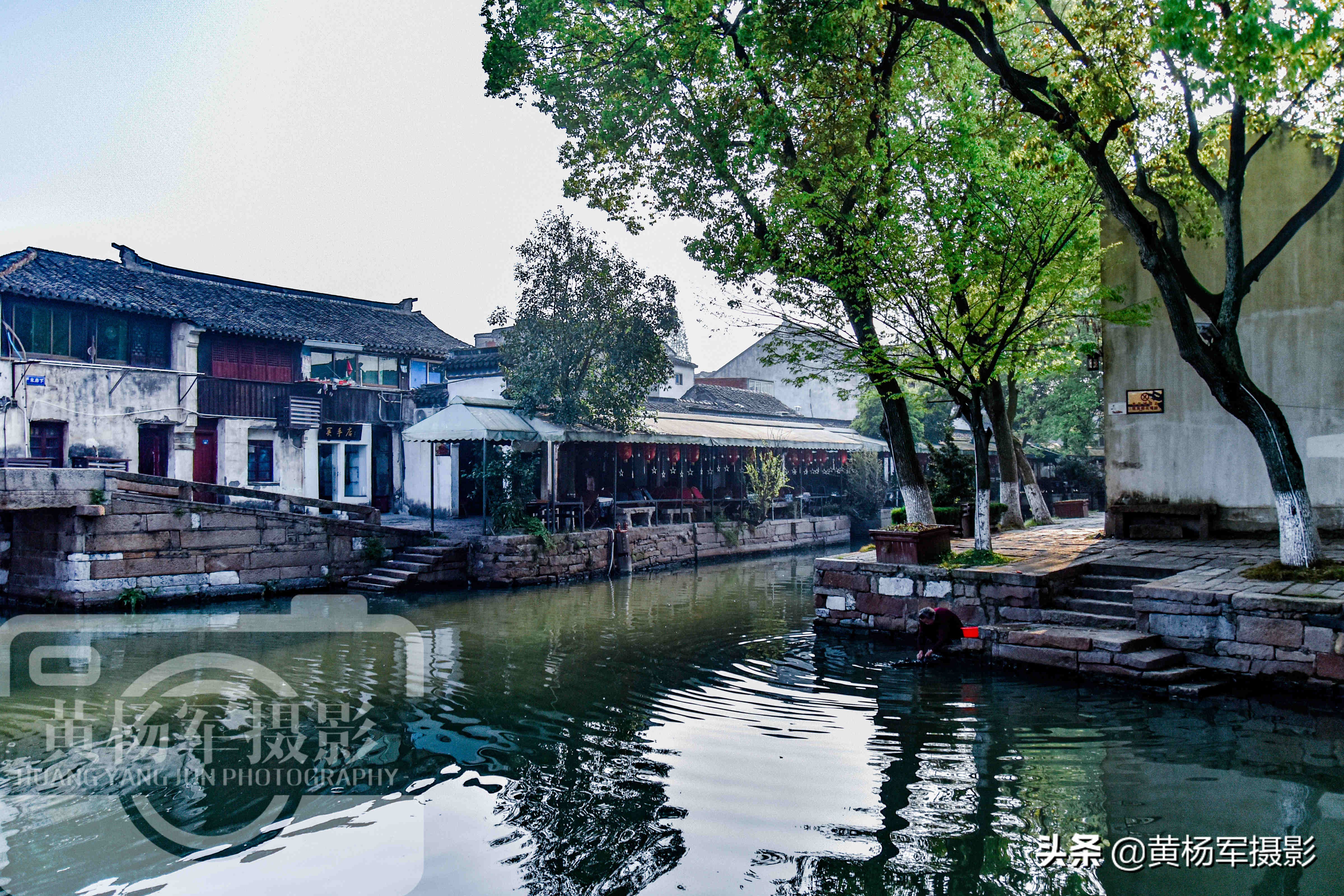 中国最宜居的新一线城市,常住人口为12748262人,环境幽静风景美