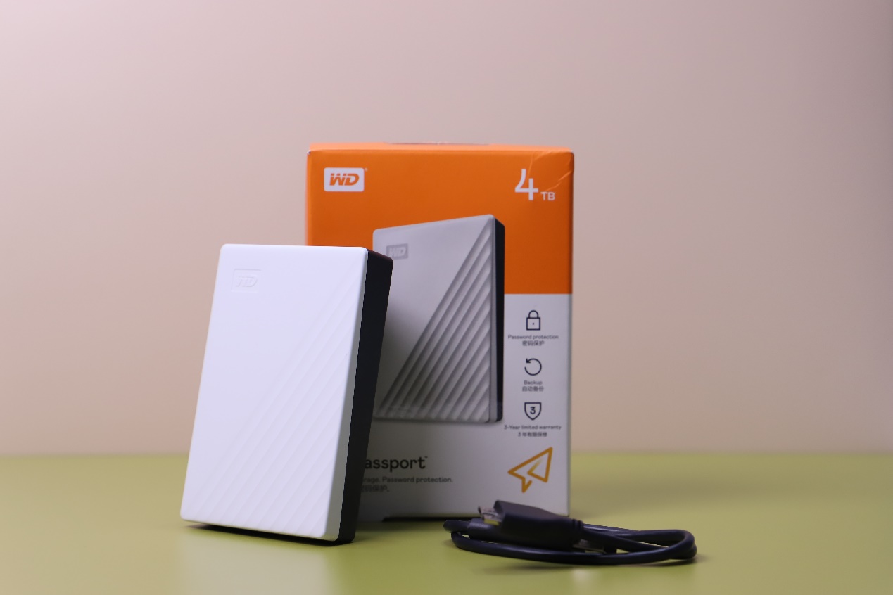 西部数据wd1tbusb3.0移动硬盘评测,西部数据机械移动硬盘随行版评测