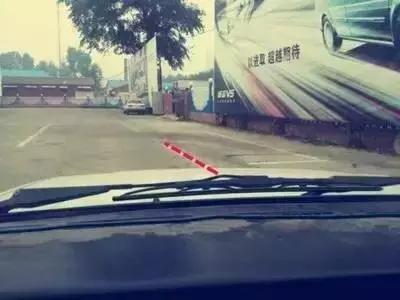 a2科三边线30公分找点技巧与修正,科二雨刮器铆钉怎样对边线30公分