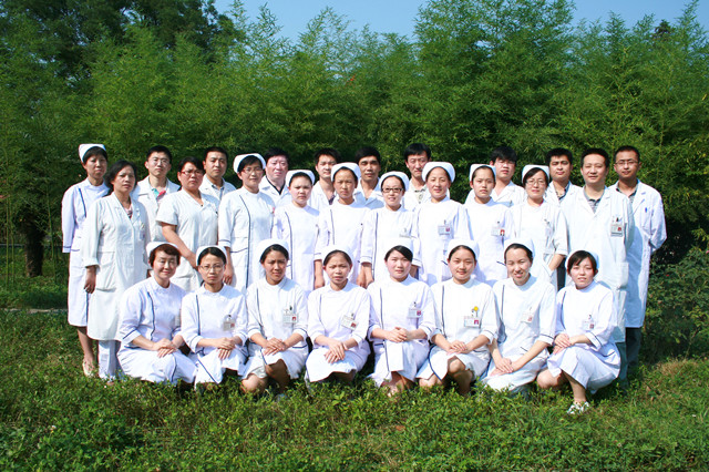 抗疫防痨守护健康呼吸宣传海报,抗击疫情防控结核病