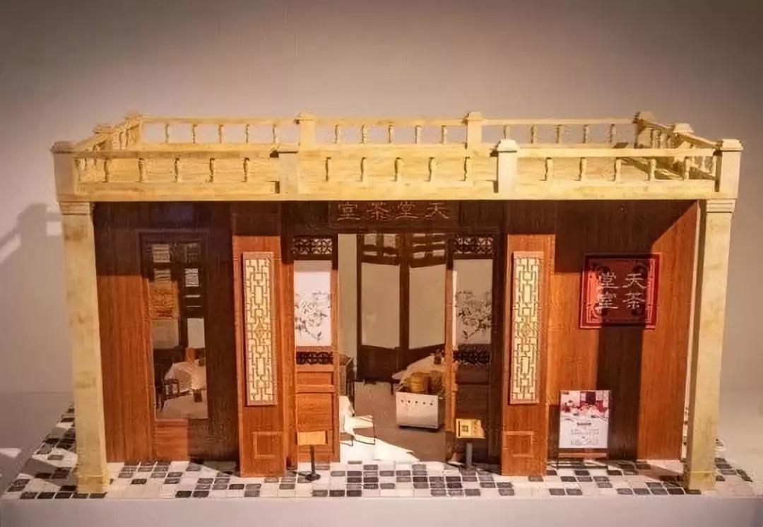 中国人烧给死人的纸扎，登上巴黎设计周，还被法国的博物馆收藏？