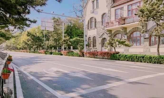 青岛是一座非常值得参观的城市,青岛不是一线城市吗