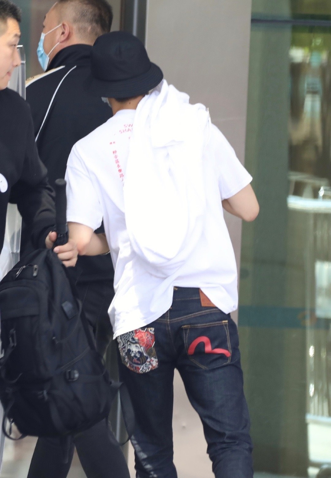 一博最新红毯照,一博退娱乐圈了吗