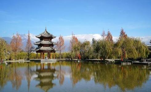 长亭外古道边芳草碧连天全诗欣赏,古诗词长亭外古道边芳草碧连天