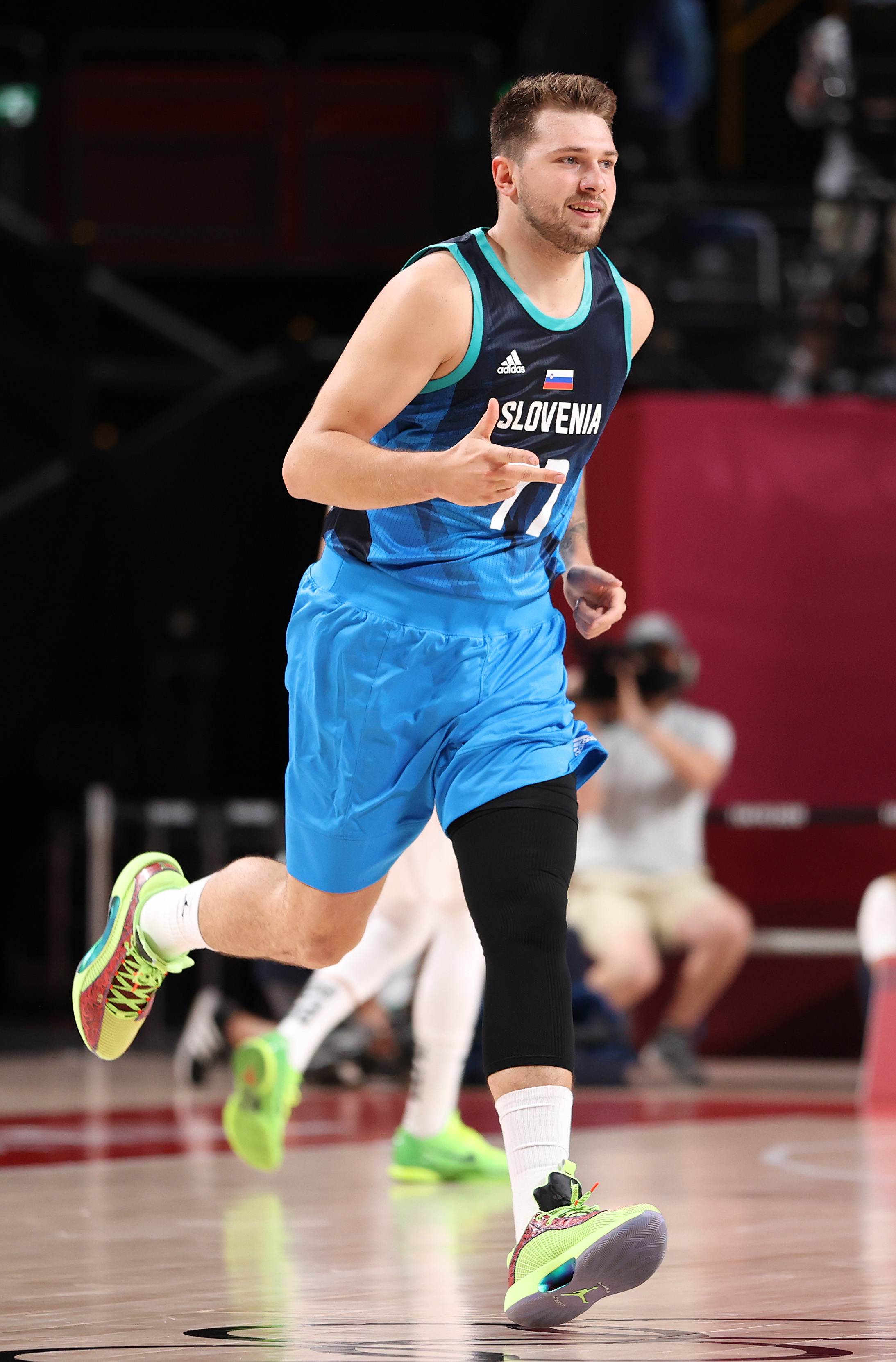 东契奇照片2024,东契奇世界杯照片