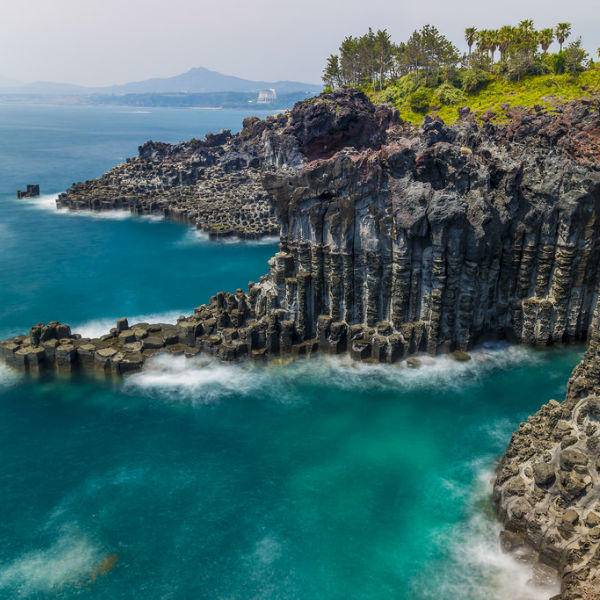 此国爱脸又常丢脸，最适合吃喝玩乐的岛，险些失误划给别国