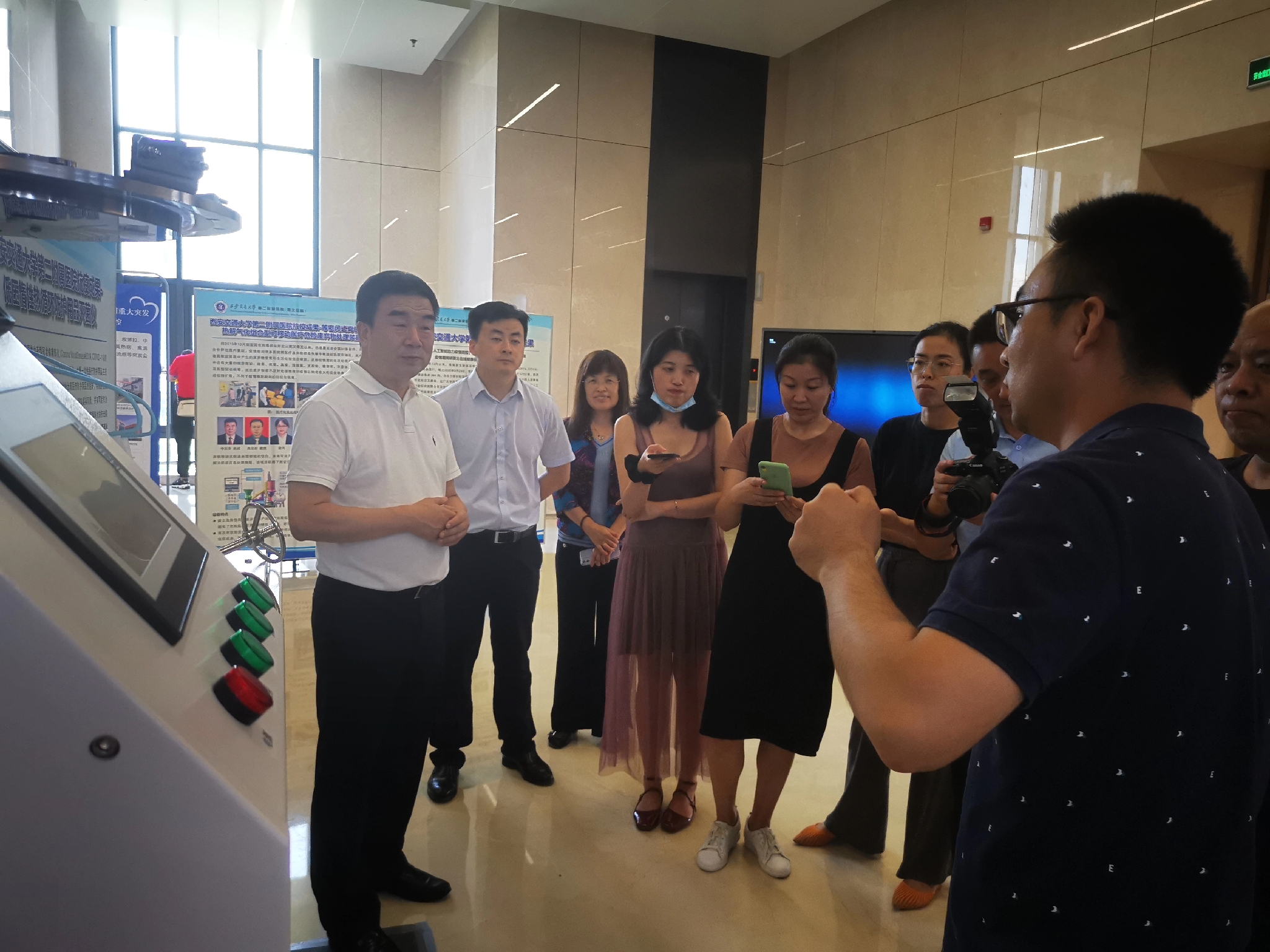 硬核“交二方案”彰显交大力量西安交通大学科技抗疫成果展示与交流会成功举办