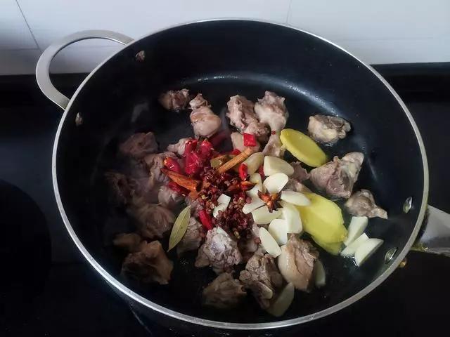 鸭子炖黄豆最好吃的做法,烧鸭子剩下的黄豆怎么做好吃