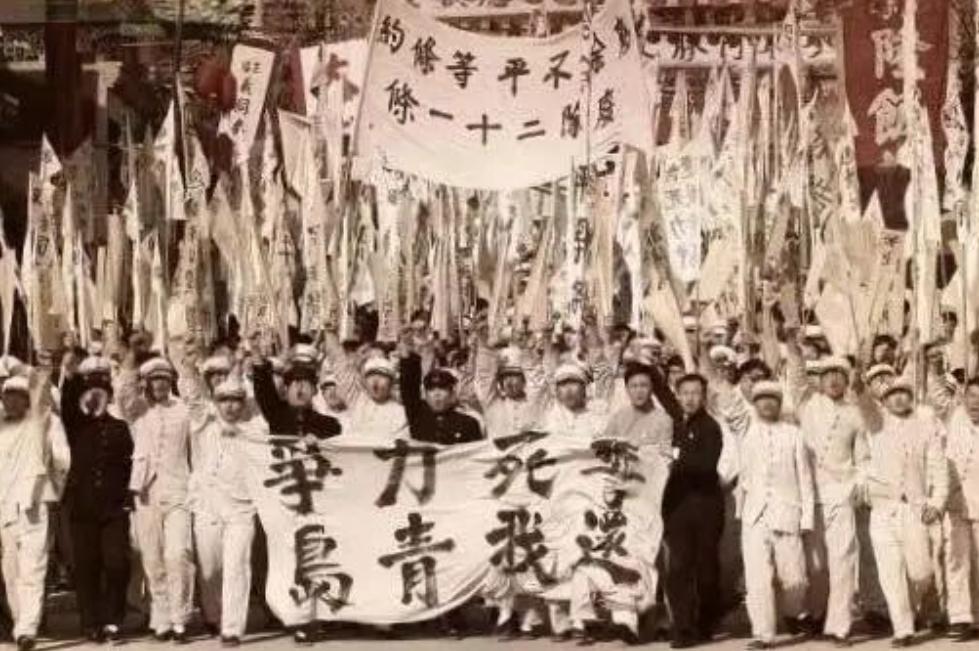 “工作机器”周总理:生前说的最后一句话,仍在为他人考虑