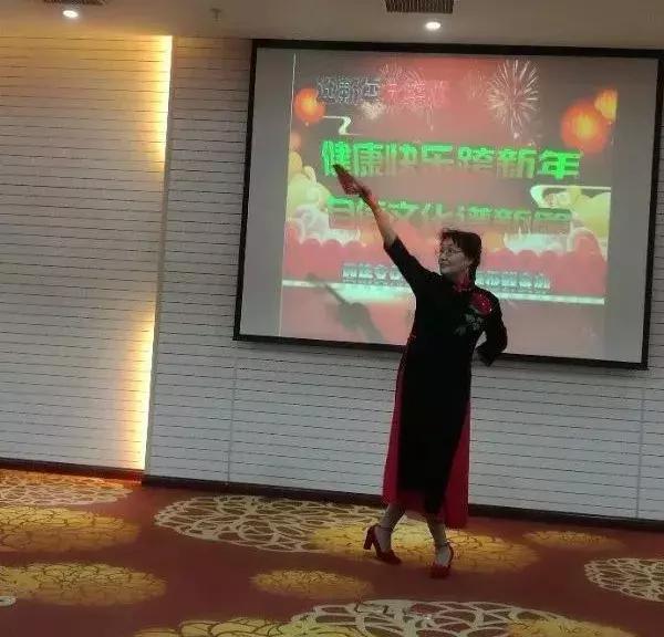 中国西部文苑｜四院文化群健步远征群欢歌热舞迎新年