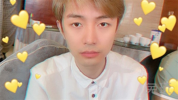 撩队友女友还骂人？王者荣耀当红主播梦飞现身道歉却被网友喷虚伪