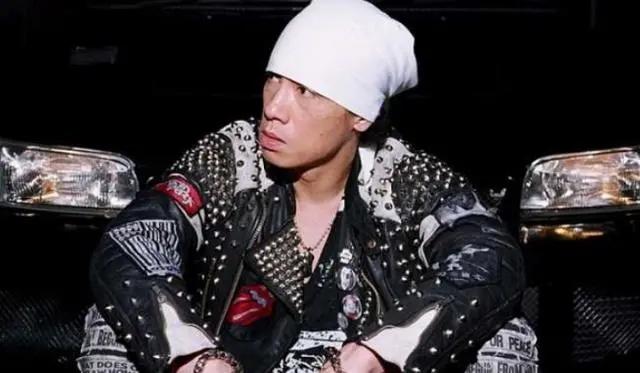 分享陈小春的一首粤语经典,陈小春歌曲算你狠原唱