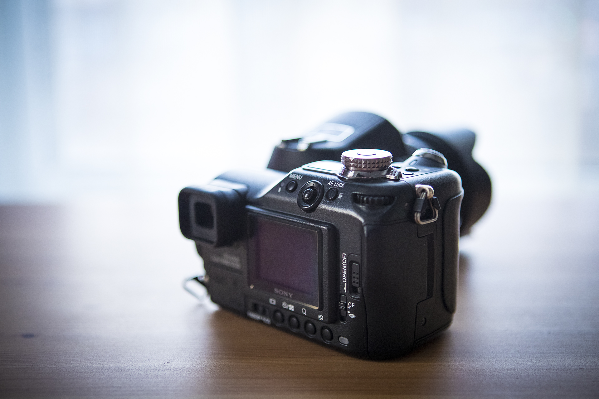 最好的数码相机是哪一款,16年的数码相机现在过时么