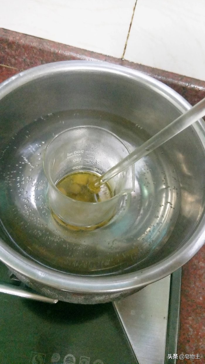 自制薄荷润唇膏简单教程,技能改变生活教程