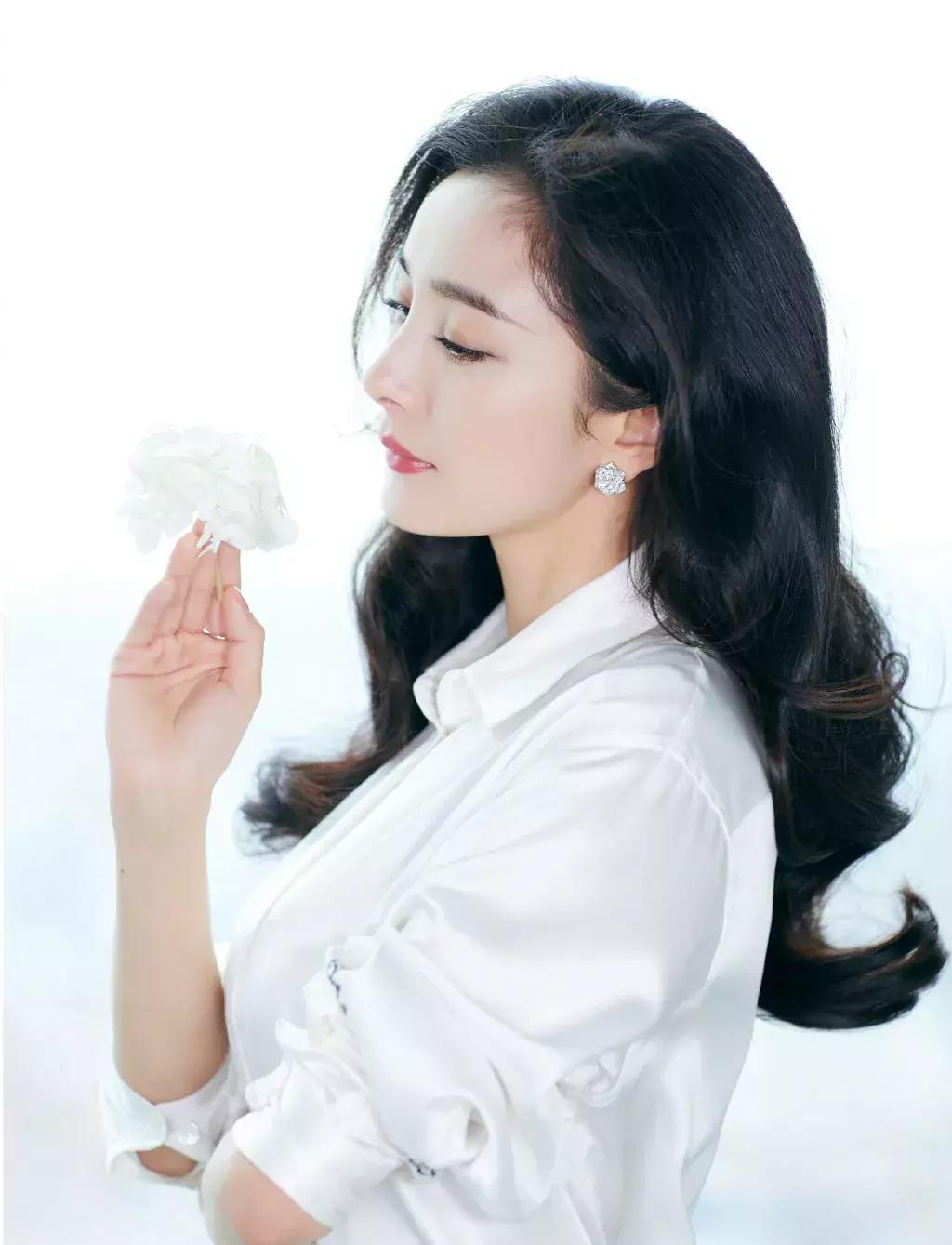 胸大怎么穿搭不显臃肿,胸高的女人怎么穿才好看