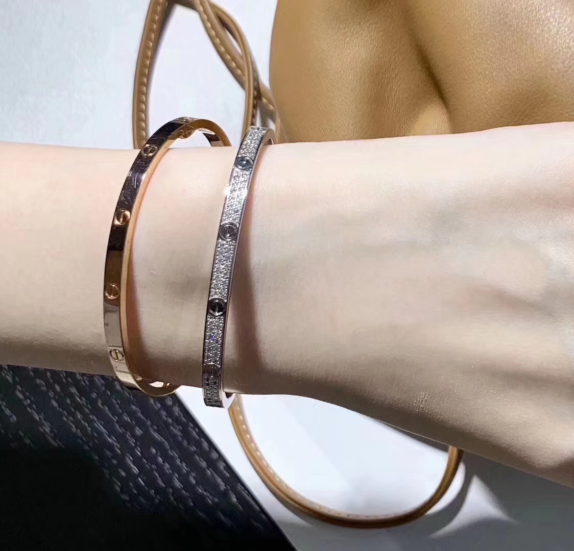 黄金手镯和翡翠手镯哪个保值,国际大牌翡翠手镯图片