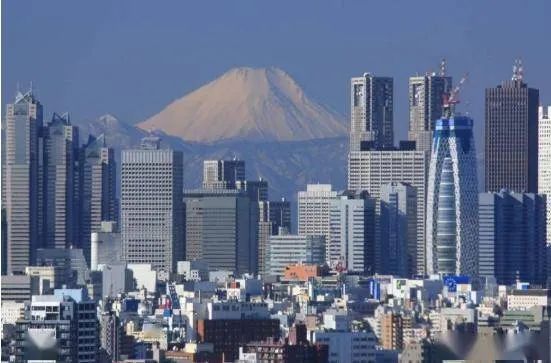 好好的中国品牌,为啥要说日本话?