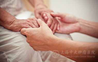 骨癌截肢了为什么还会复发,骨癌手术腿截肢后感觉腿还疼