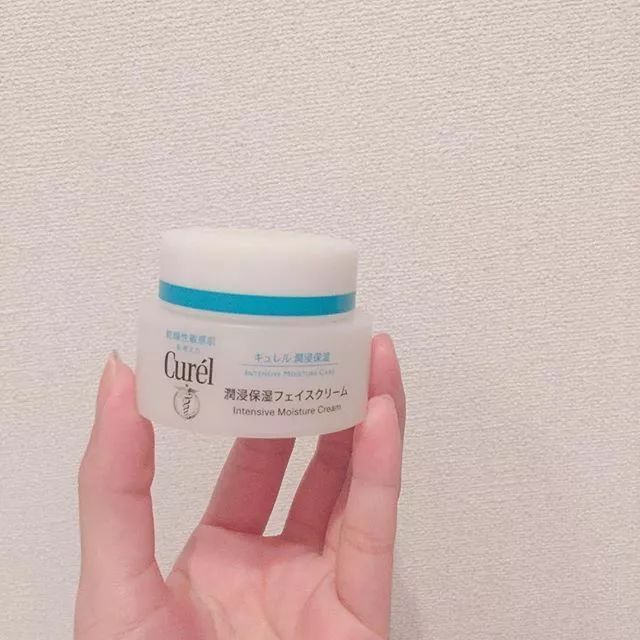 我用空瓶了几十瓶面霜的经验告诉你,谁才是真正的干皮亲妈