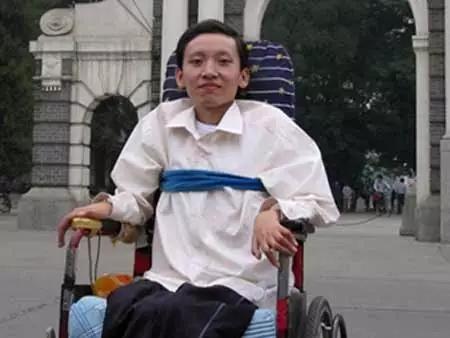 从小患肌无力，六年写一本书感动世界，马云也为他的书写序站台