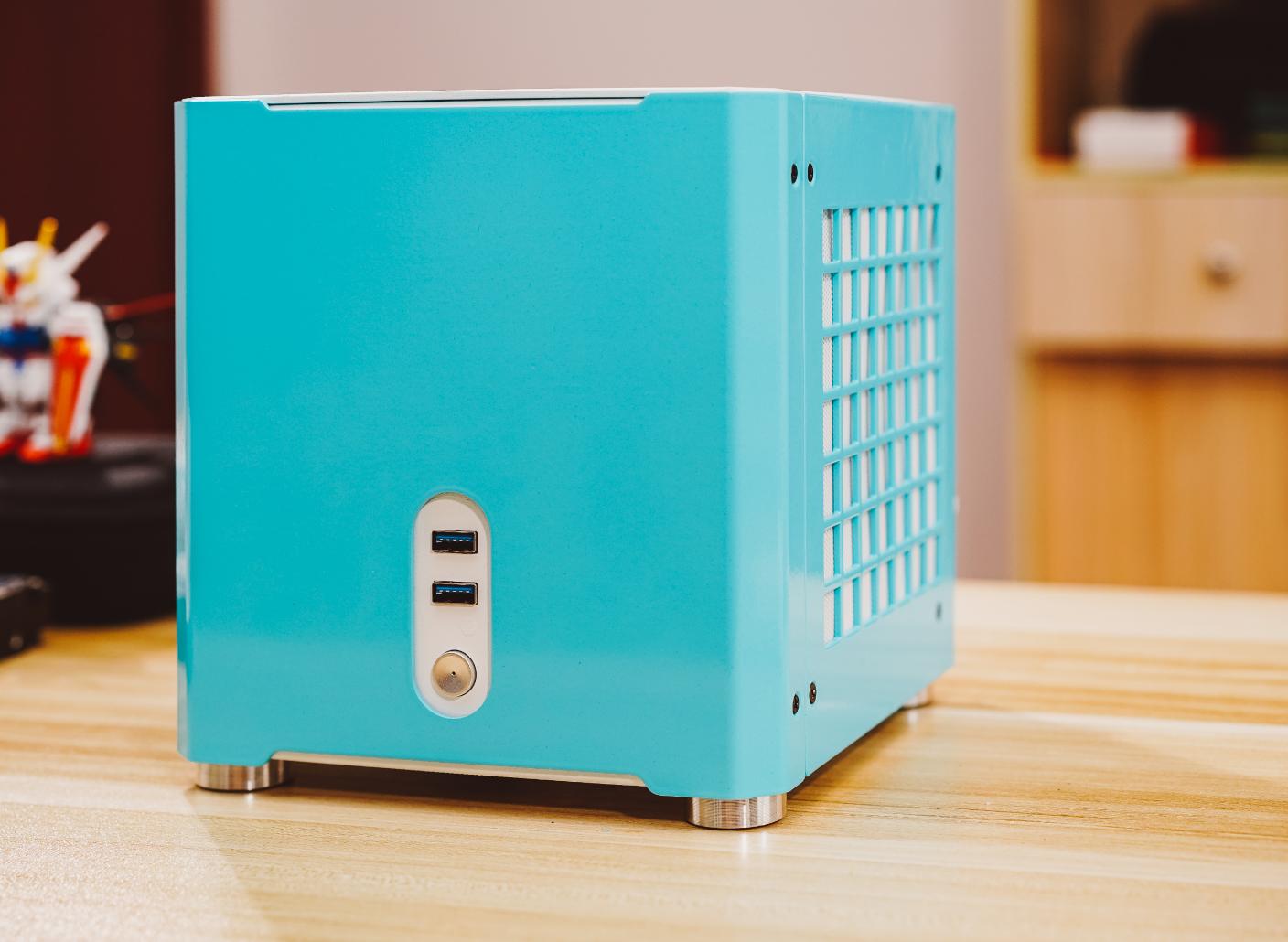 itx装机配置单一小机箱也有大心脏,itx支持3.5寸硬盘