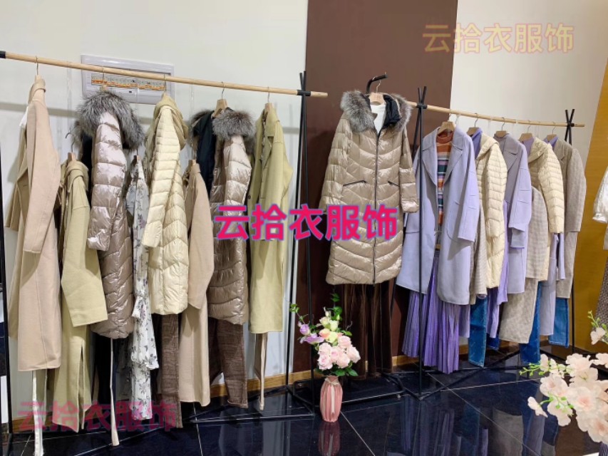 服装尾货批发怎么找货源,服装批发货源平台哪个好