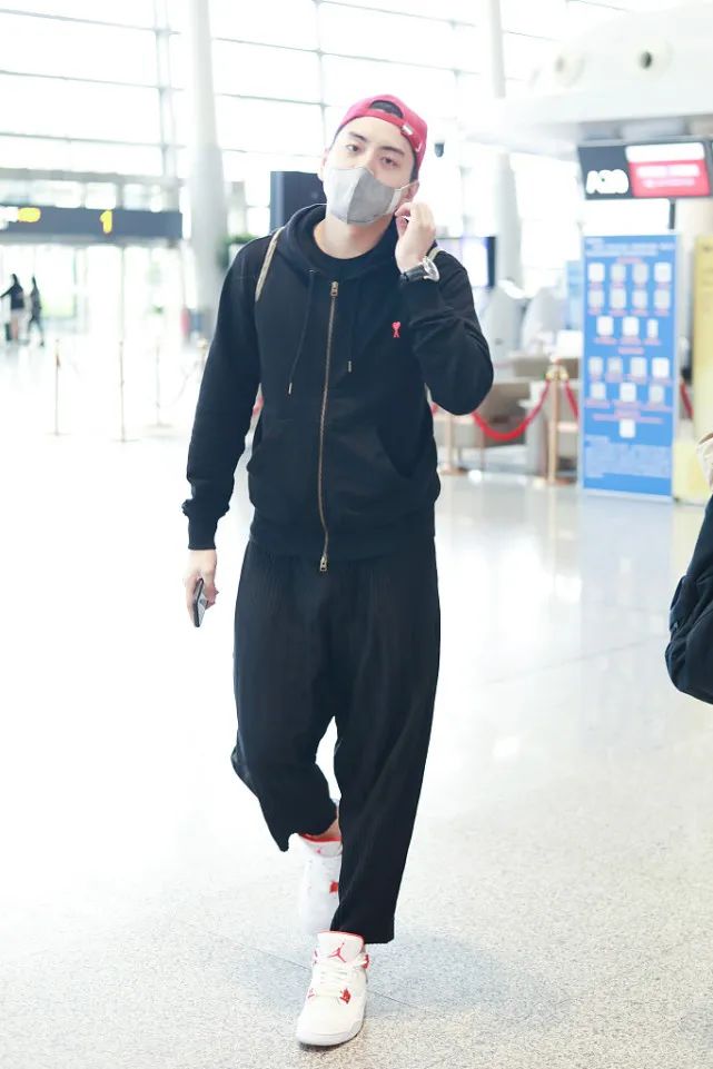 鐜嬪ぇ闄哸j1澶瑰厠,妫掔悆鏈嶆惌閰峚j1鏈夊濂界湅