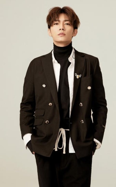 目测一米八的大帅哥,一米八三的大帅哥