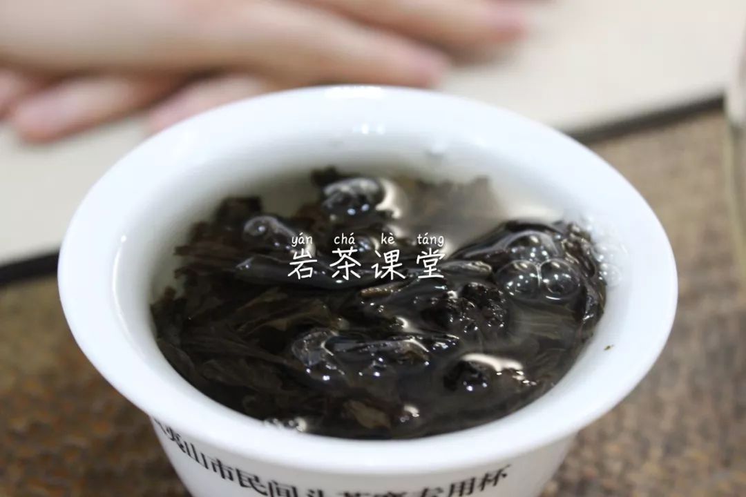 岩茶口感甜是什么原因,岩茶为什么有水香