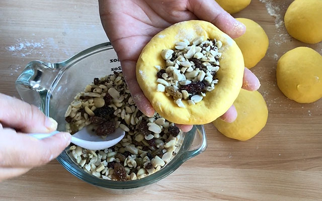 南瓜奶酥面包做法,花生面包子馅料做法