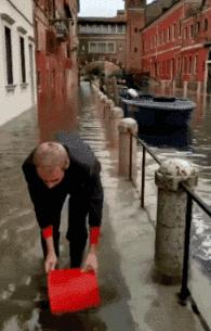 搞笑gif姑娘你也太强大了,搞笑gif开心一刻妹子的眼神