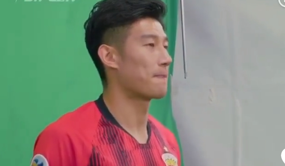 上港球员拍写真,上港定妆照