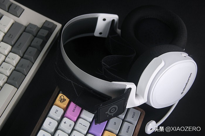 没有什么桌面几点零,折腾不止的电脑桌面好物分享