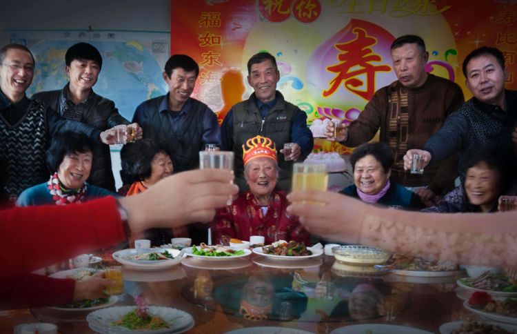 老人过寿需要随礼吗,老人言丧不送烟什么意思