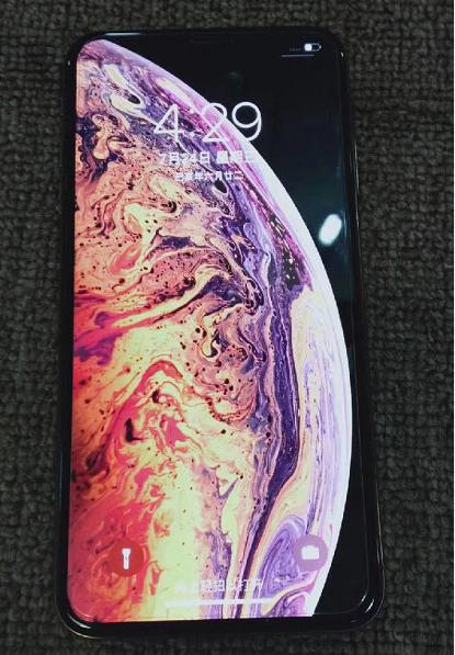 去手机店买iphone xs max 要注意什么 (iphone xs max建议买白色还是黑色)