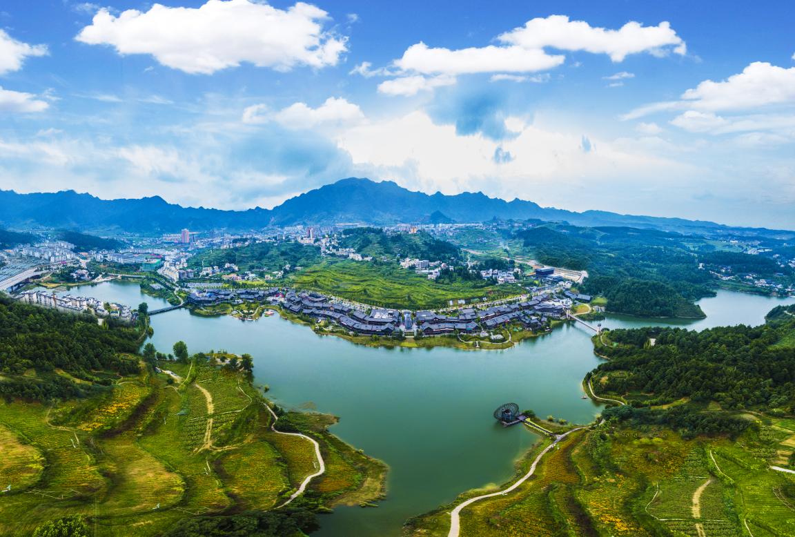 帮扶不设期限,值得剖析的万达扶贫范本