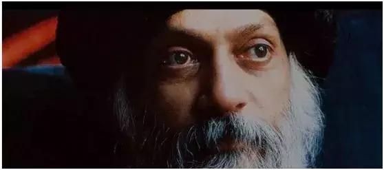 淫乱、*杀暗**、*听窃**、投毒残害近千人……此人罪行累累,却被包装成大师,出书600多本,影响至今