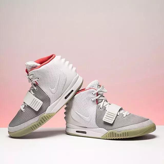 回顾椰子历史，细数NikeAirYezzy走过的配色。