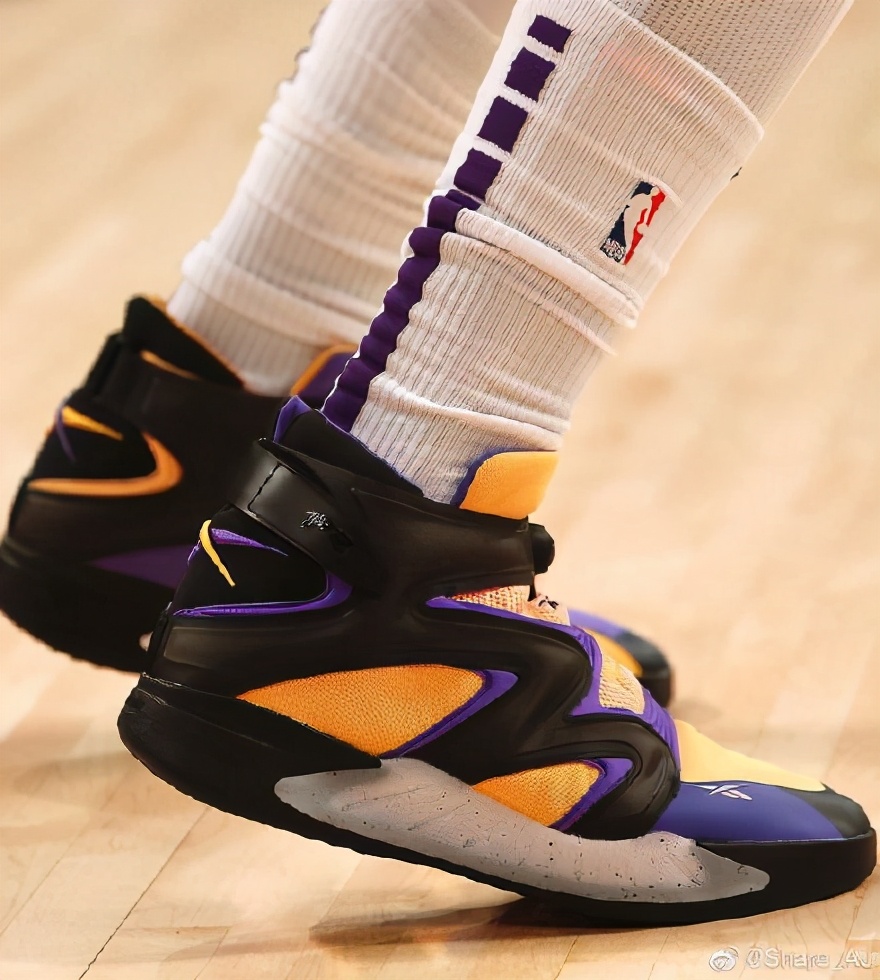 锐步重新生产篮球鞋,锐步哈雷尔